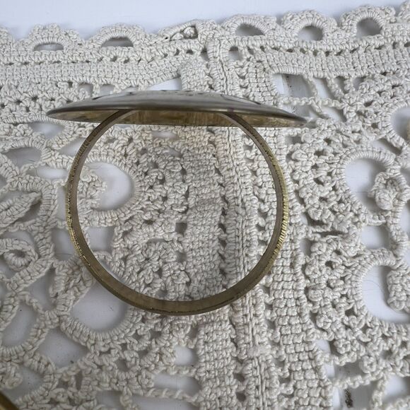 Set Of 4 Brass Napkin Rings With Chrome Snowflakes Winter Tablescape Holiday Vtg - Picture 5 of 7